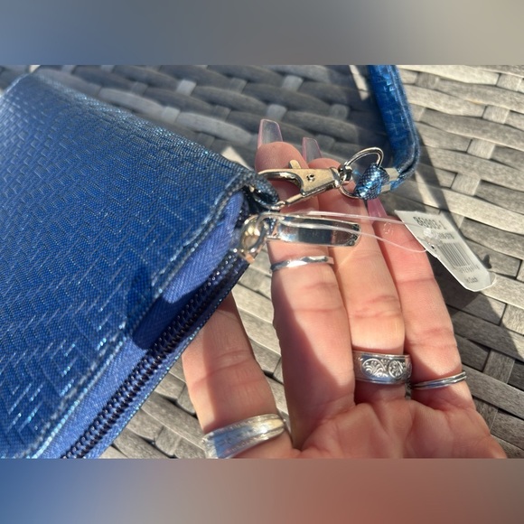 Nouveau Leather Women’s Wallet Royal Blue NWT!​​​ - Picture 4 of 10